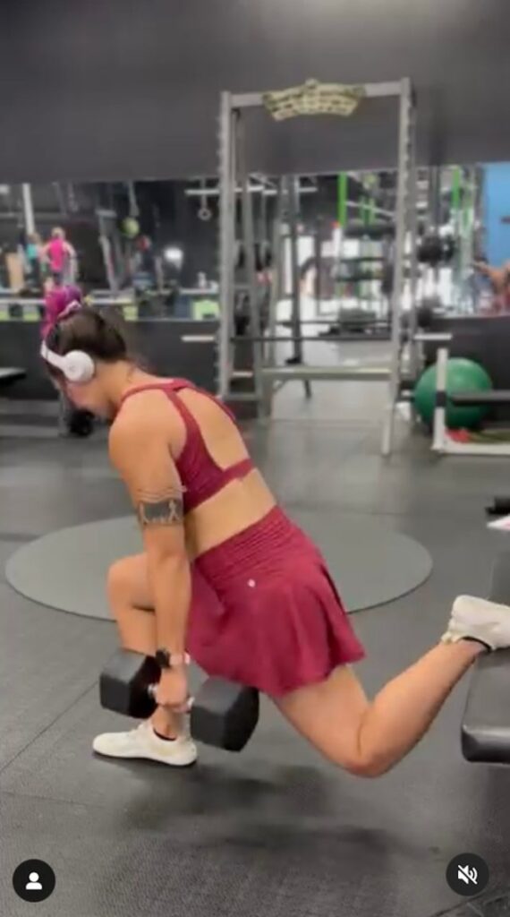 Fitness Trainer Kat Musni in Two-Piece Workout Gear Shares "Leg Day Workout"