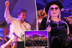 Joni Mitchell jams with Elton John on 'I'm Still Standing' at Hollywood Bowl