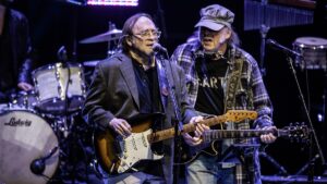 Neil Young & Stephen Stills Reunite at Charity Concert: Video, Setlist