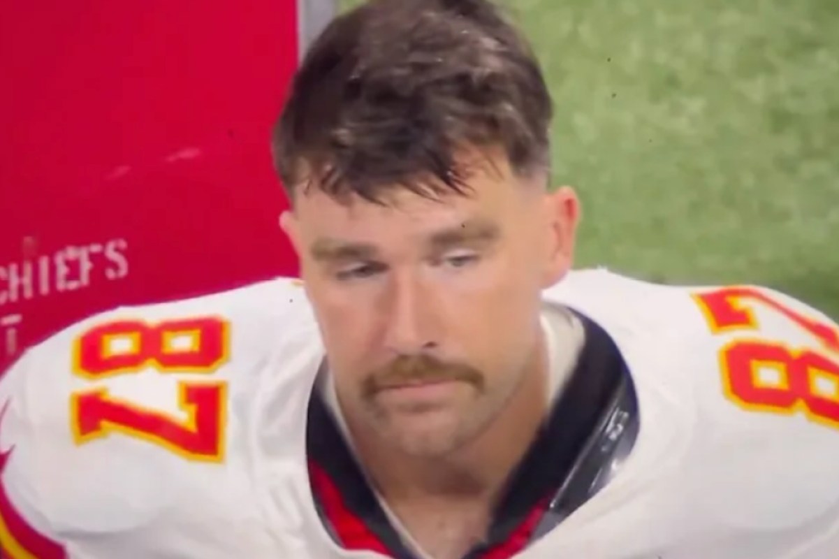 travis-kelce-appears-disappointed-after-taylor-swift-misses-chiefs-game-in-viral-clip