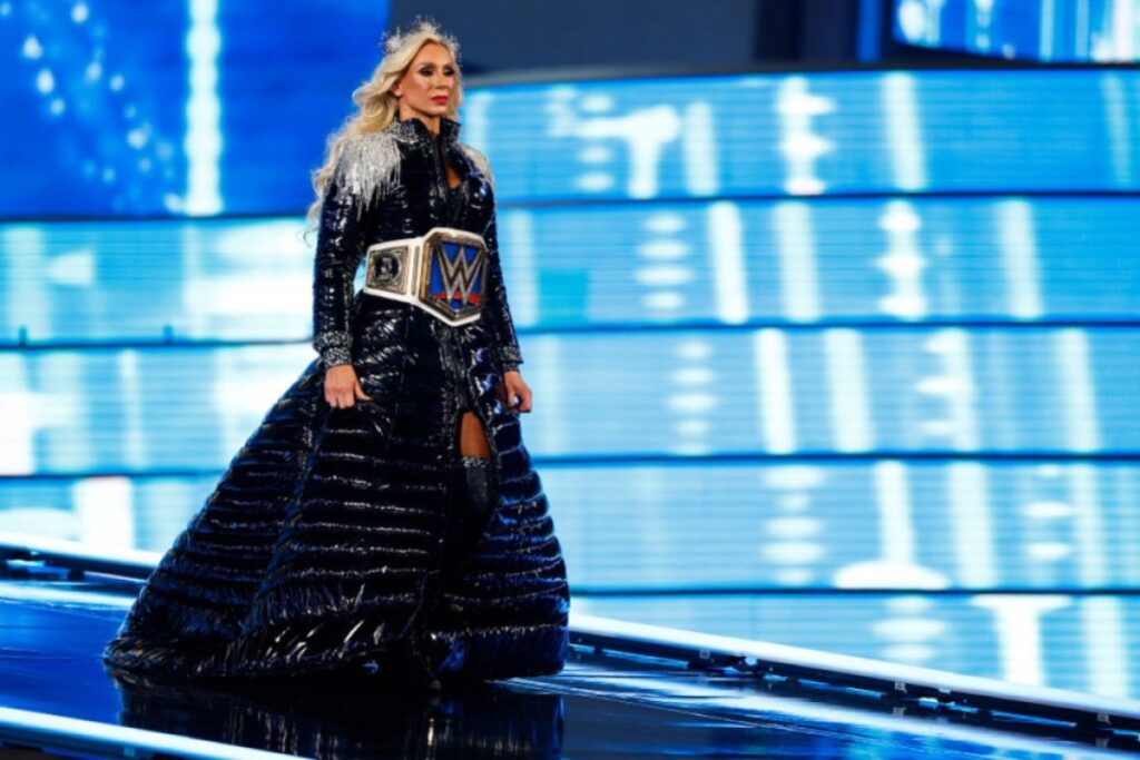 wwe-star-charlotte-flair-sends-internet-into-frenzy-with-cheeky-gym-selfie-queen