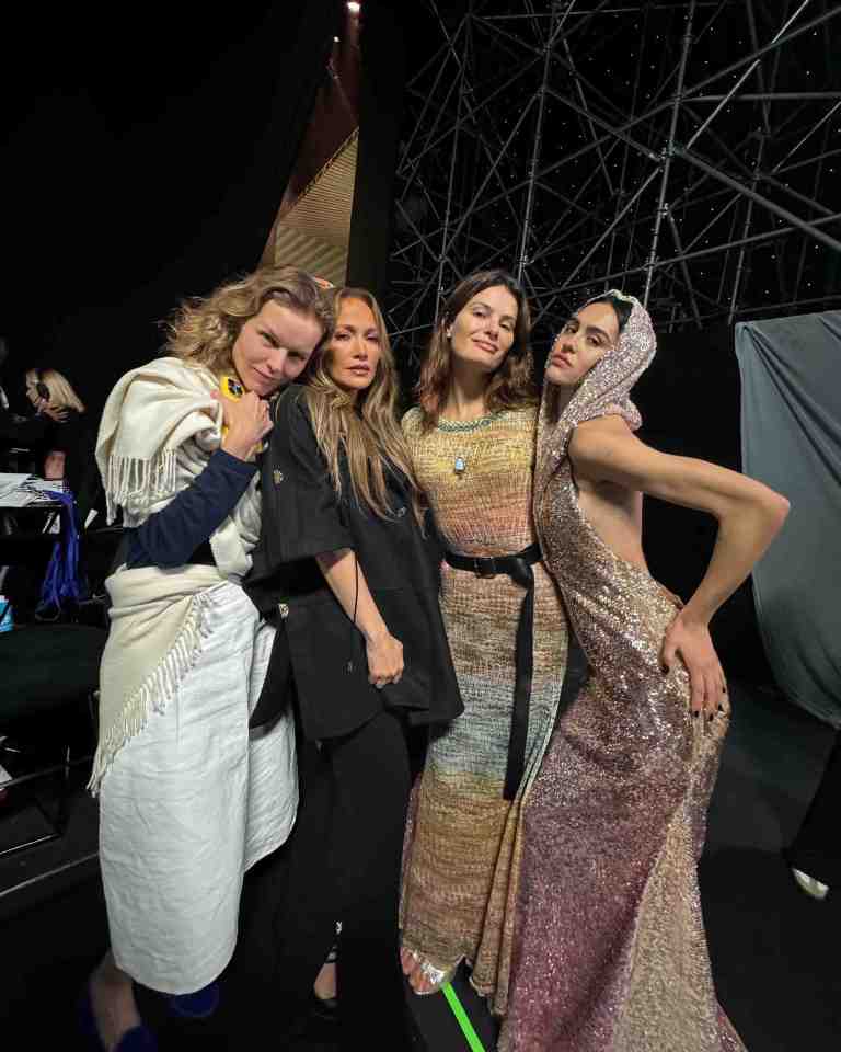 J-Lo posed with models at the Saudi Arabia fashion show