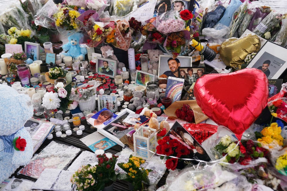 Floral tributes to the star