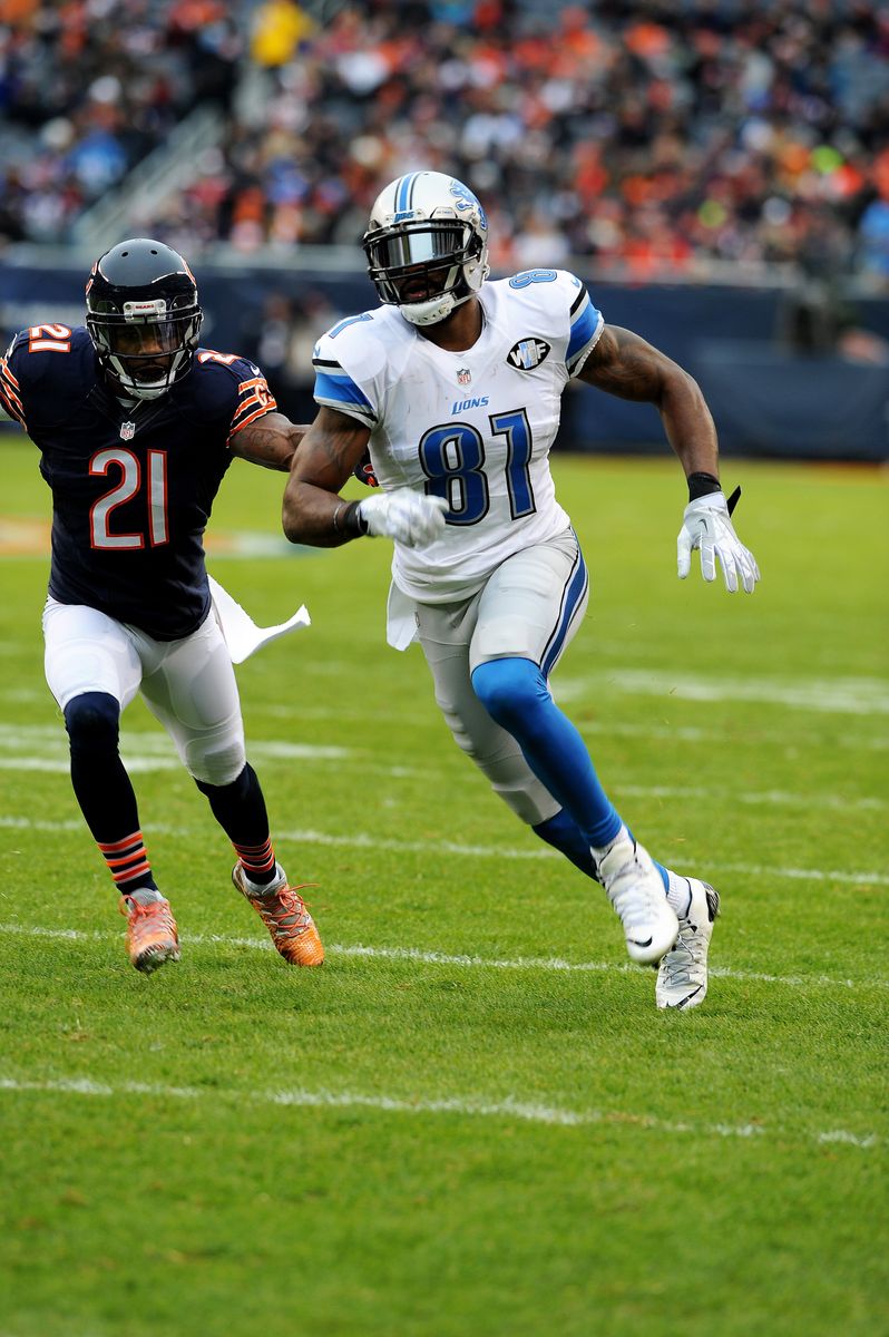 CHICAGO - JANUARY 03:  Detroit Lions wide receiver Calvin Johnson plays against the Chicago Bears at Soldier Field in Chicago, Illinois on January 3, 2016.  (Photo By Raymond Boyd/Getty Images)
 