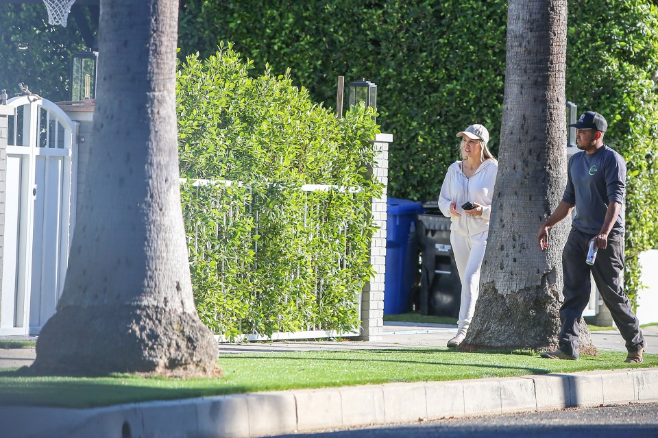 The 90's actress was seen in LA on a sunny day in her sweats as she ran an errand