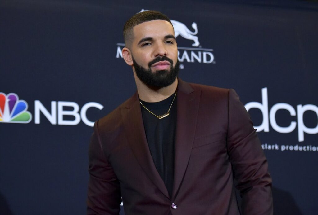 Drake poses at the Billboard Music Awards in Las Vegas on May 1, 2019.