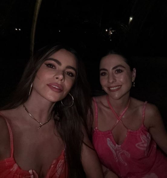 Sofia and her party wowed in coral beach dresses during their trip