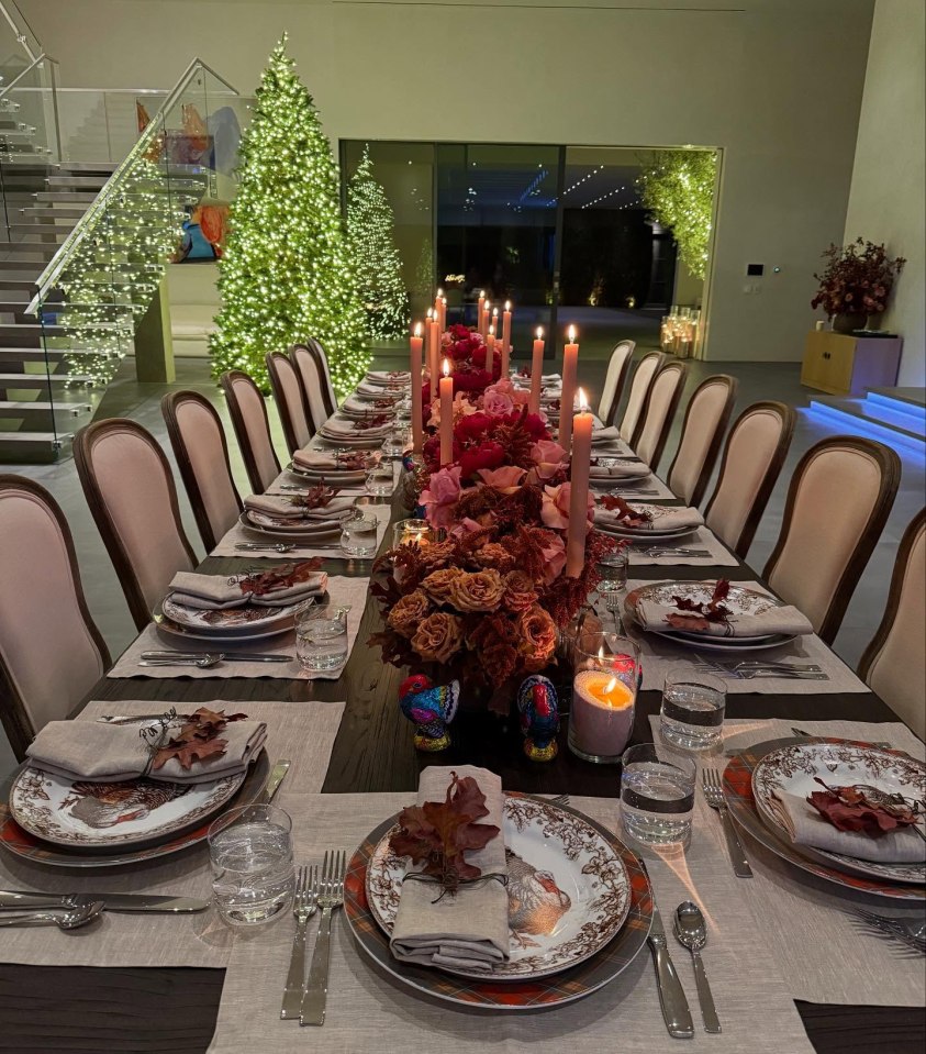 Khloe pulled out all the stops with perfect table decorations ready for the Thanksgiving dinner