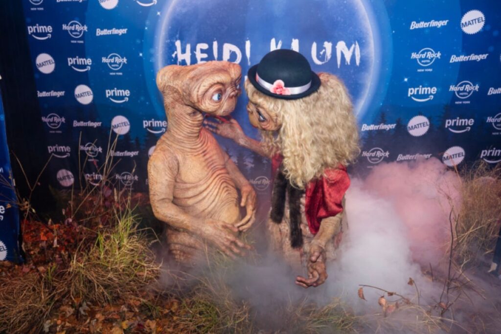 heidi-klum-and-her-husband-suit-up-in-insane-e-t-costumes-for-halloween-bash-husband