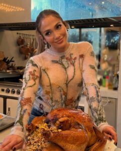 Jennifer Lopez cooked a huge turkey for Thanksgiving