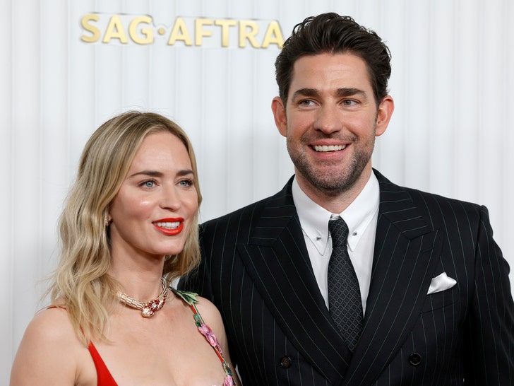 John Krasinski and Emily Blunt Together 4