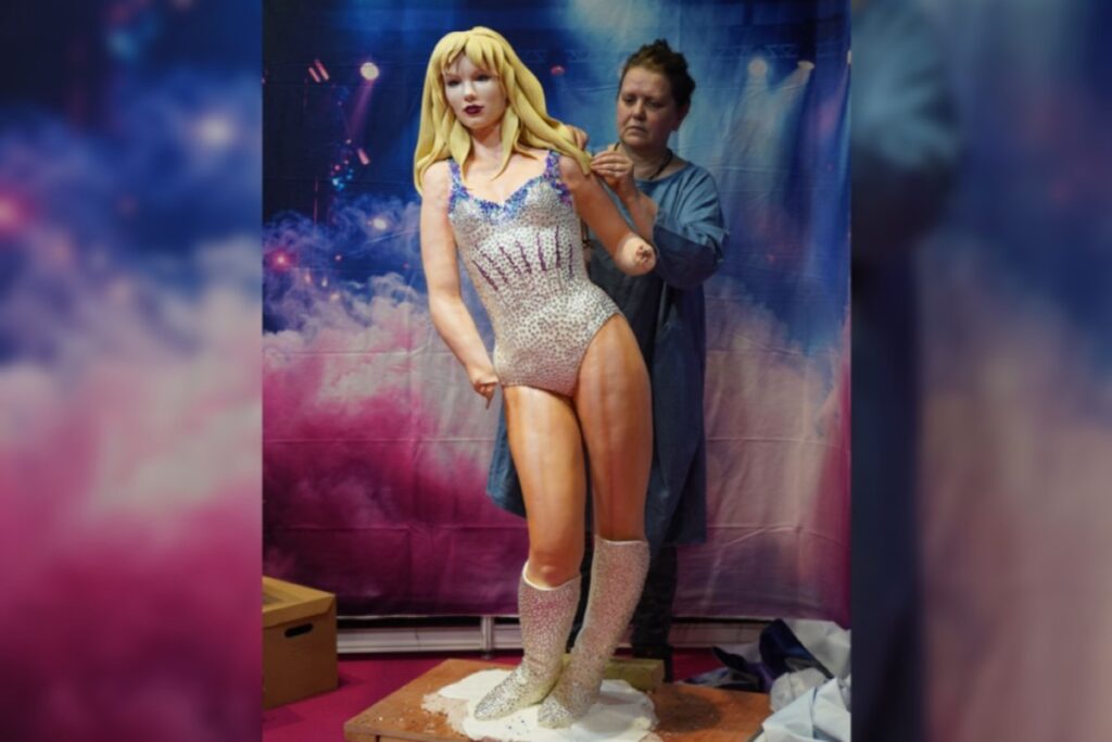 life-sized-taylor-swift-cake-loses-hands-in-transportation-accident-see-photos