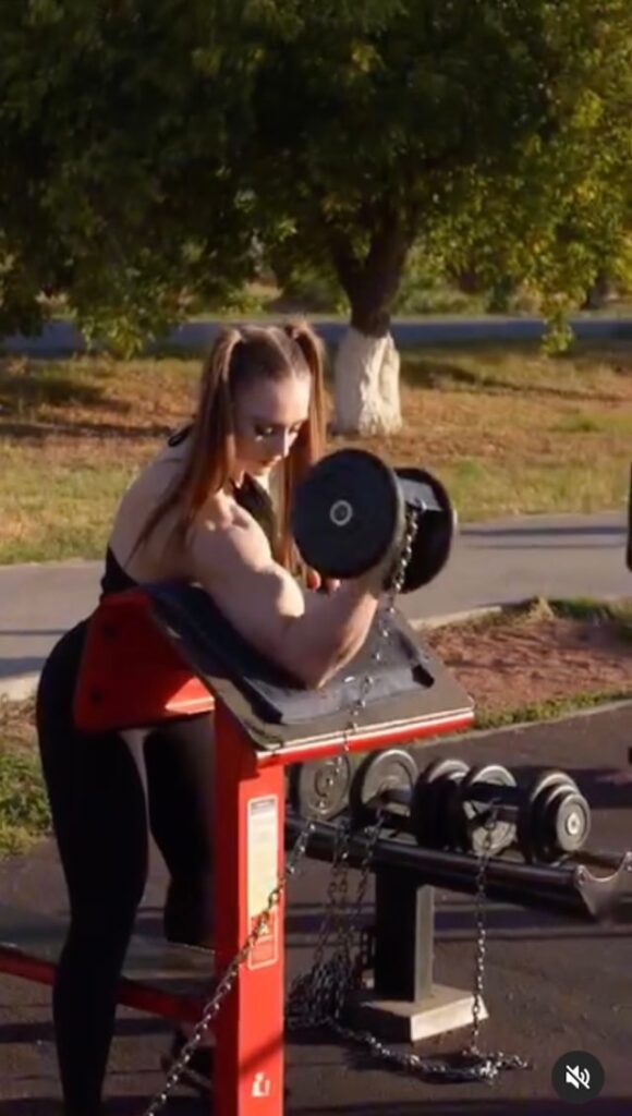 Powerlifter Julia Vins in Two-Piece Workout Gear Shares "Determination"