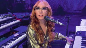 Tori Amos Announces New Live LP Diving Deep Live