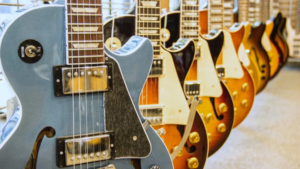 US Customs, Gibson Seize Over 3,000 Fake Guitars