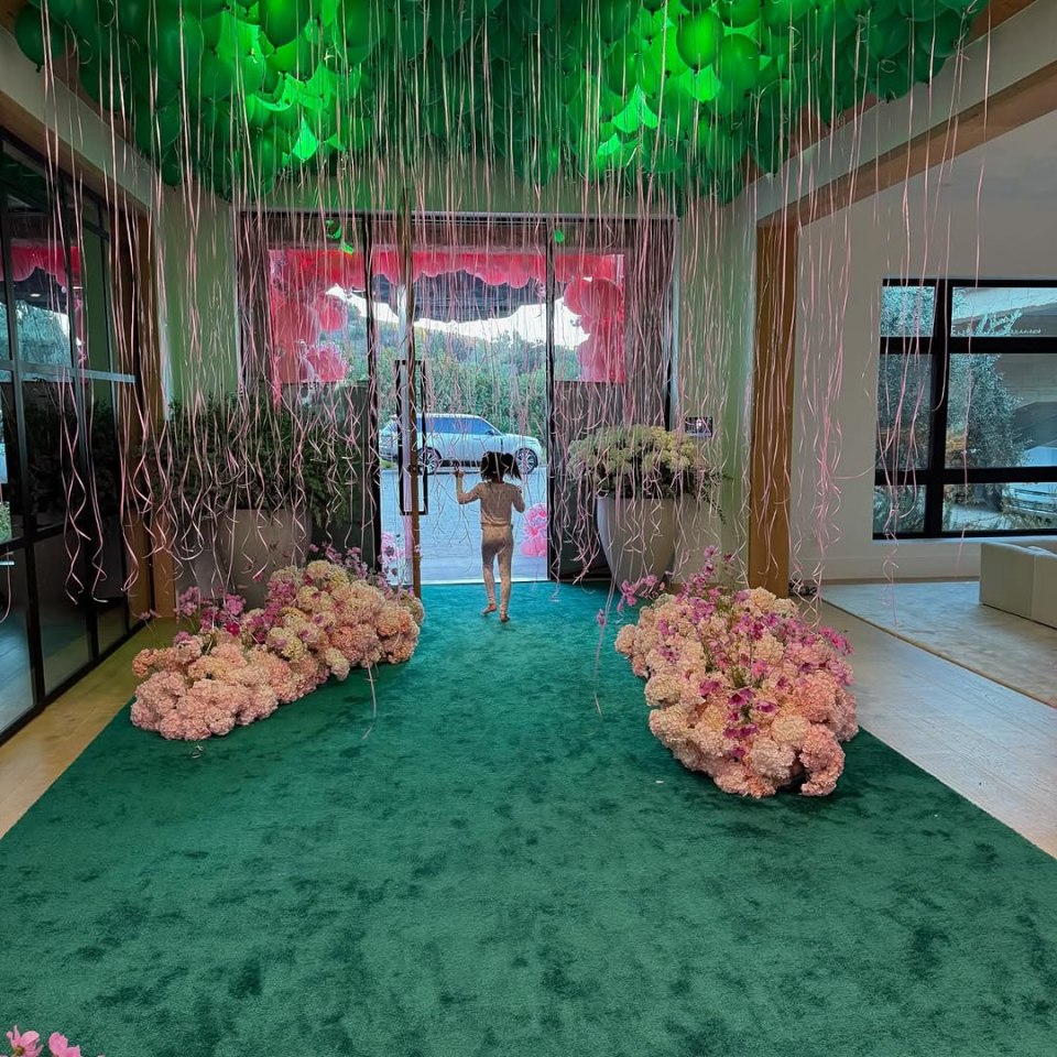 The entire house was kitted out with green and pink decorations