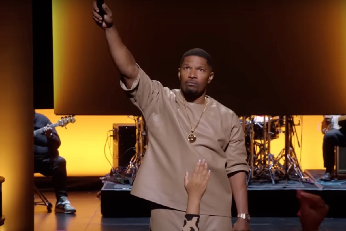 jamie-foxx-opens-up-about-his-mysterious-hospitalization-in-trailer-for-netflix-special