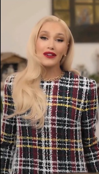 Gwen asked fans to pray with her in the new commercial