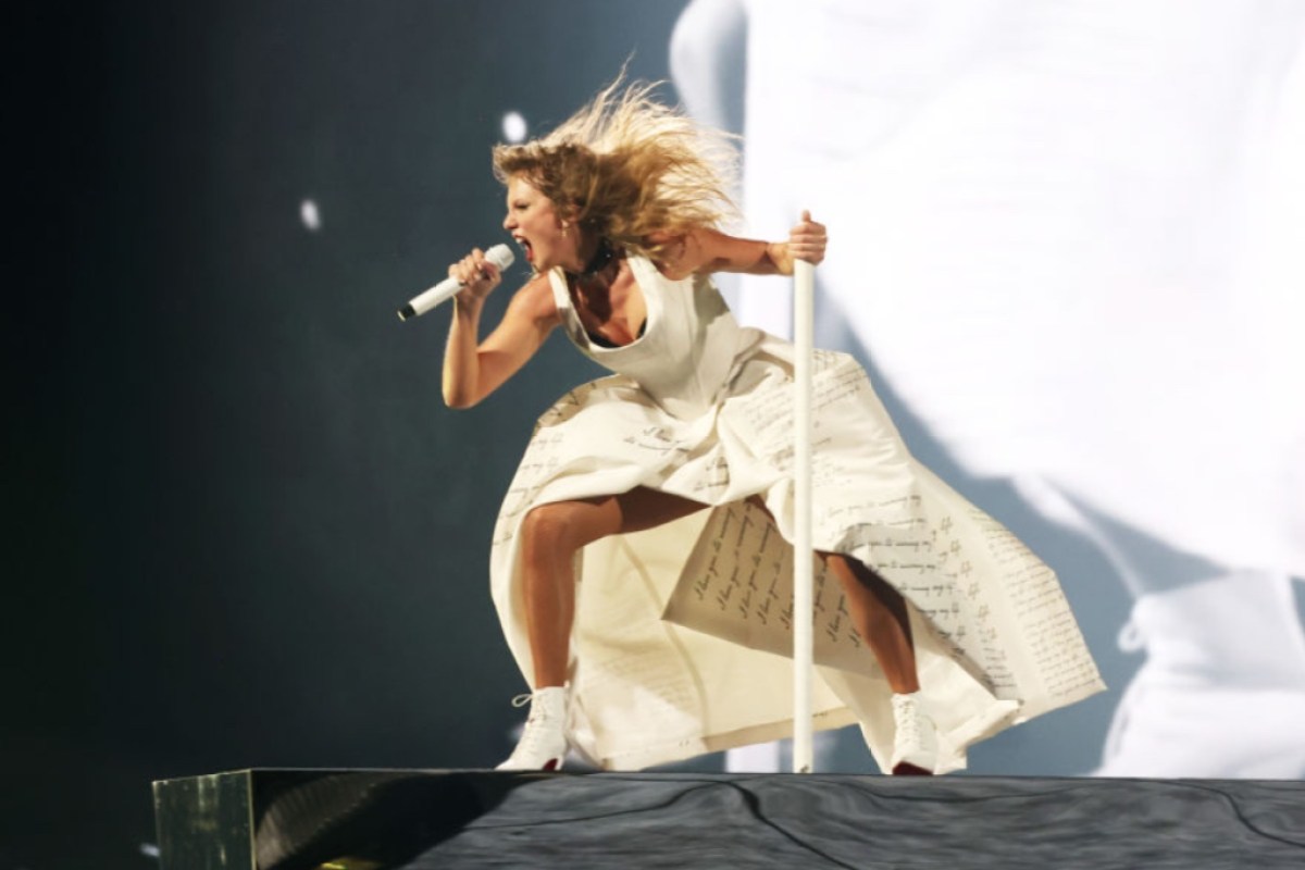 taylor-swift-gave-out-nearly-200m-in-bonuses-to-eras-tour-performers-and-crew