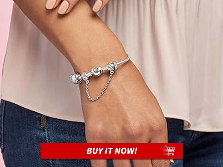 PANDORA-Moments-Heart-Clasp-Snake-Chain-Bracelet-MAIN