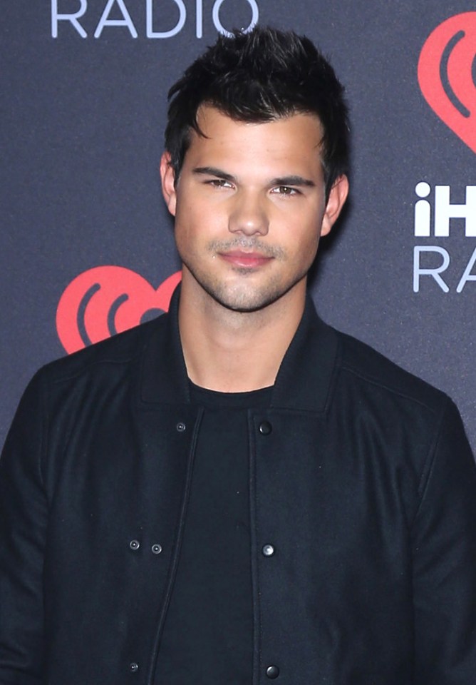 Taylor Lautner dated Selena while he was filming for the Twilight saga