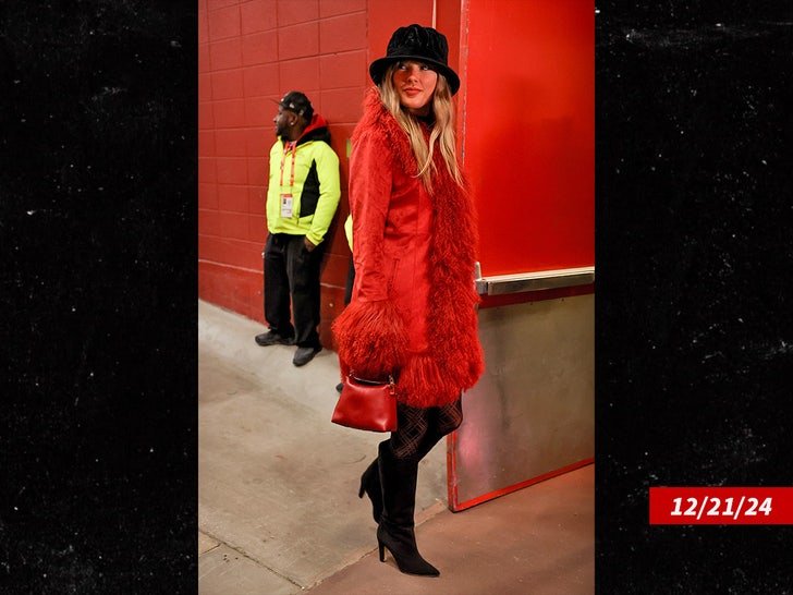 taylor swift red coat kansas city chiefs sub