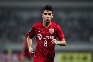 Brazilian Soccer Player "Oscar" Rejected Premier League Glory For A TON Of Money In China