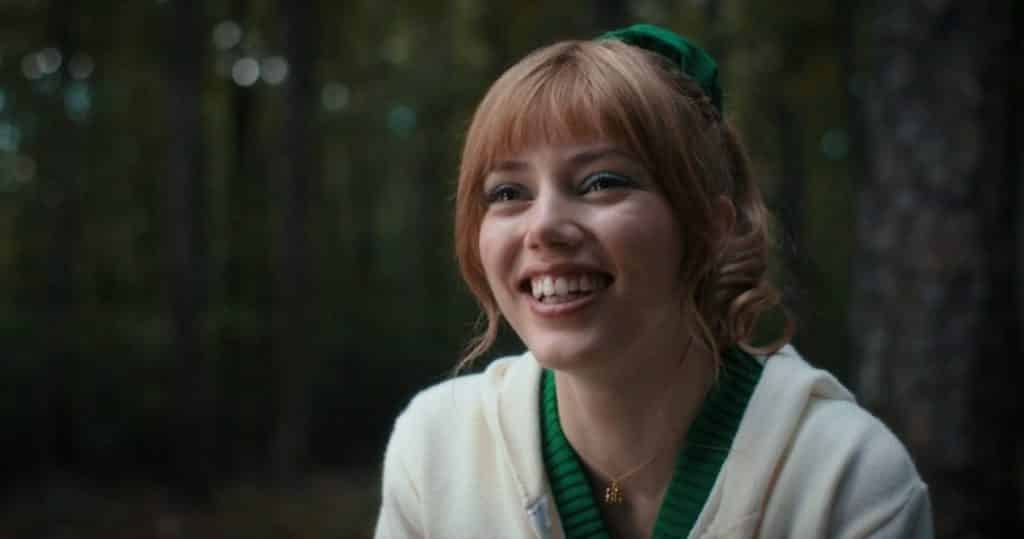 chrissy-stranger-things-smiling-1653841143252.jpg-1140x600