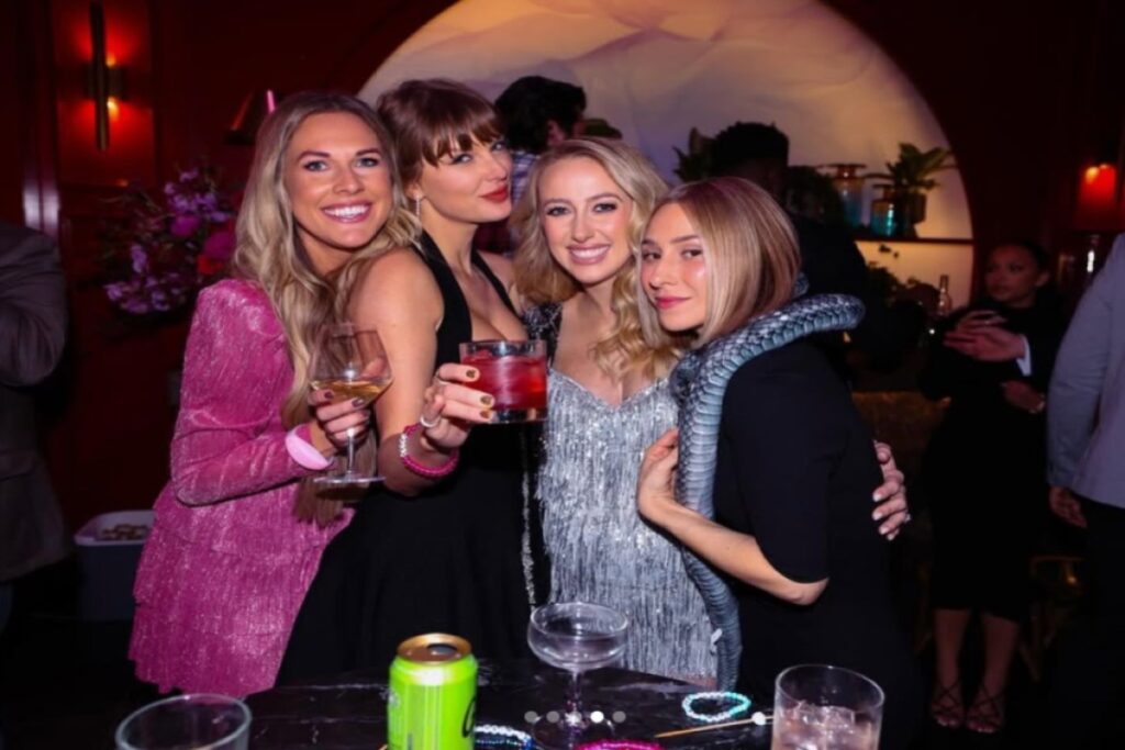 taylor-swift-parties-with-brittany-mahomes-in-new-pics