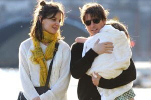 katie-holmes-shuts-down-completely-false-report-after-her-and-tom-cruises-daughter