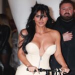 kim-kardashian-shocks-fans-by-wearing-sky-high-heels-despite-broken-foot