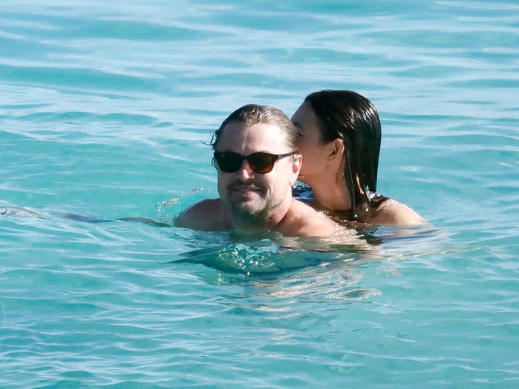 Leonardo DiCaprio Vittoria Ceretti at the beach