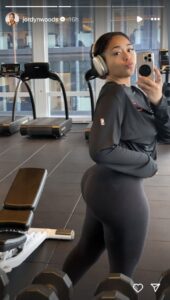 Jordyn Woods in a gym selfie.