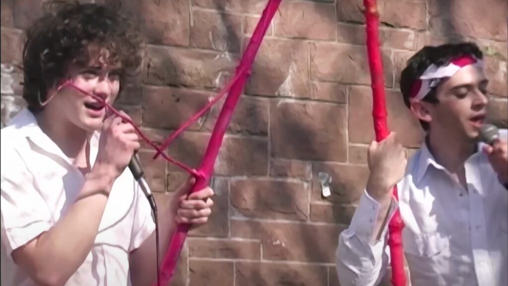 MGMT Performing “Kids” as College Students in 2003: Watch