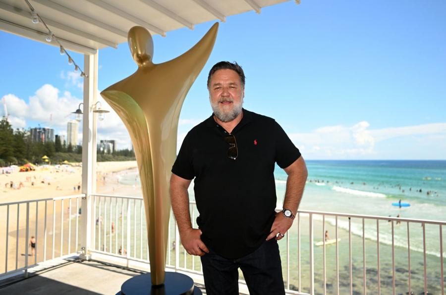 Russell Crowe Lists Incredible Seaside Sydney Apartment For $50 Million