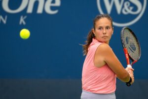 Tennis Star Daria Kasatkina in Two-Piece Workout Gear is in "Paradise"