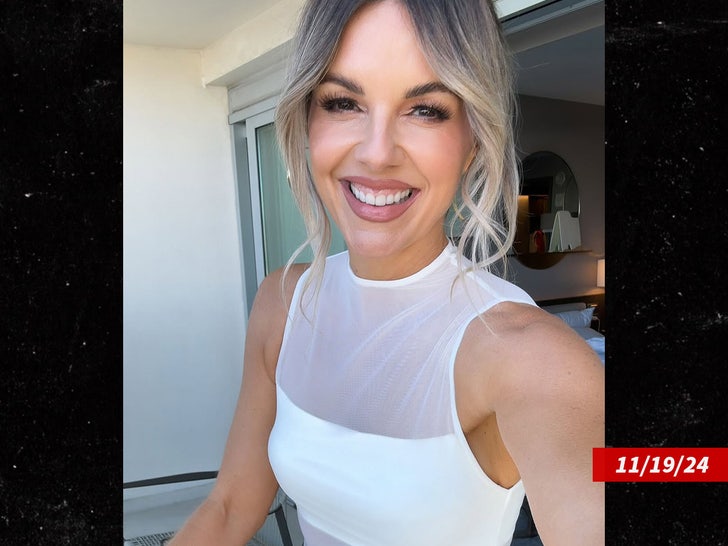 Ali Fedotowsky sub instagram