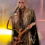 Carrie Underwood raised eyebrows with her loose fitting costume