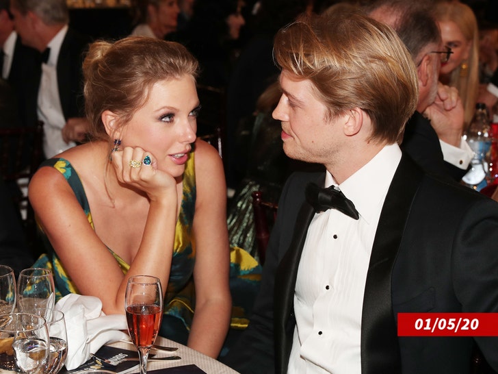 Joe Alwyn taylor swift