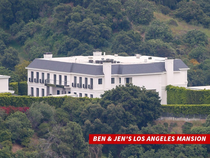 Picture from the front left corner of Jennifer Lopez and Ben Affleck's mansion.