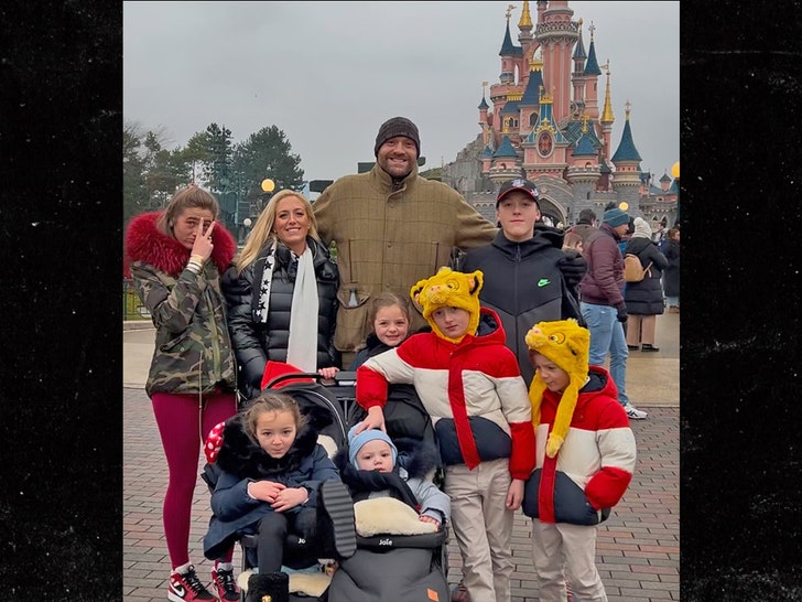 tyson-fury-disneyland-3