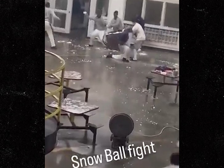 012725-snowball-fight-primary-4