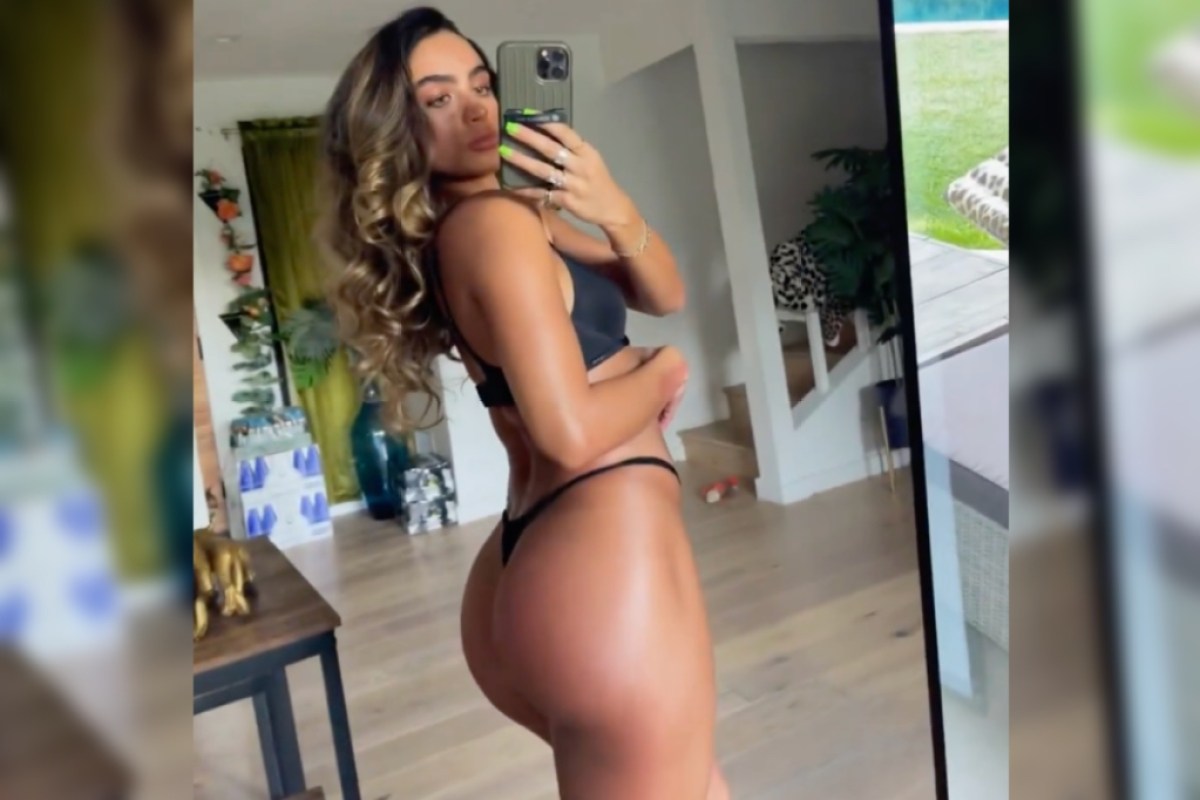 sommer-ray-shows-off-wild-side-in-snake-video