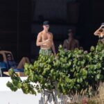 0103-rande-gerber-cindy-crawford-family-vacation-photos-cabo-primary-3