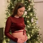 Hailie Jade has shown off her baby bump for the first time