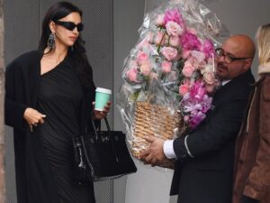 0106-Irina-Shayk-Birthday-Flowers-Sub2