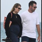 0120-Kate-Upton-Hangs-On-The-Beach-In-Miami-With-Justin-Verlander-Photos-primary-3