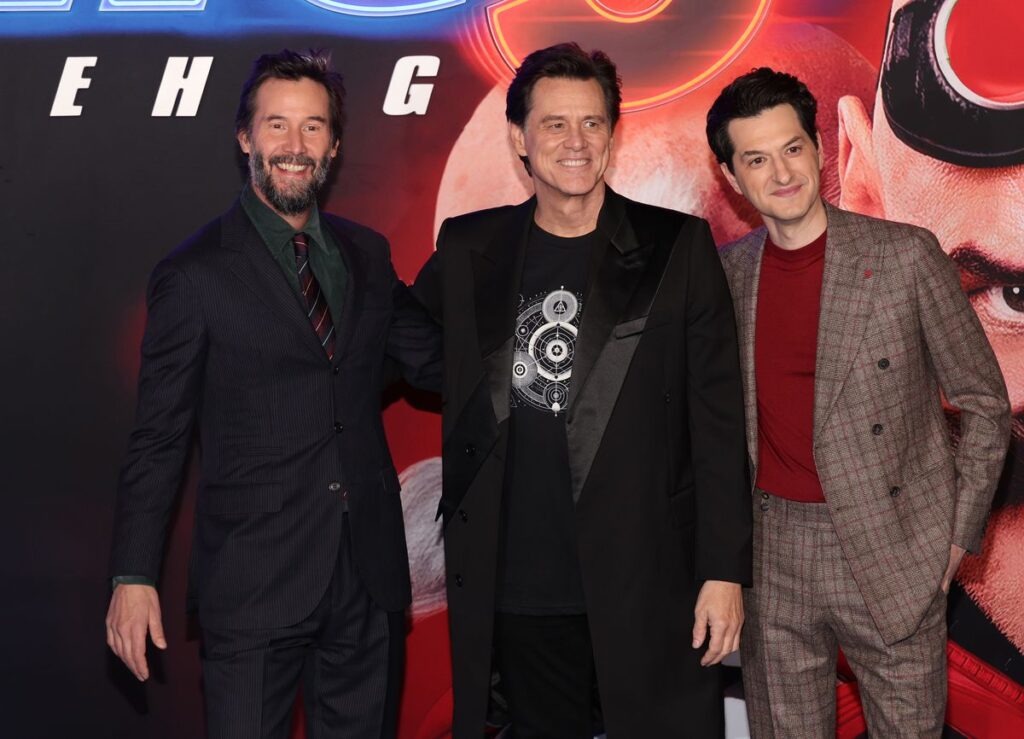 Keanu Reeves, Jim Carrey and Ben Schwartz at the premiere of 'Snoci the Hedgehog 3'