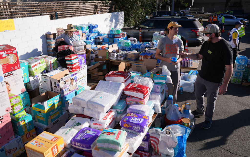 Volunteers deliver aid to victims of devastating Los Angeles fire