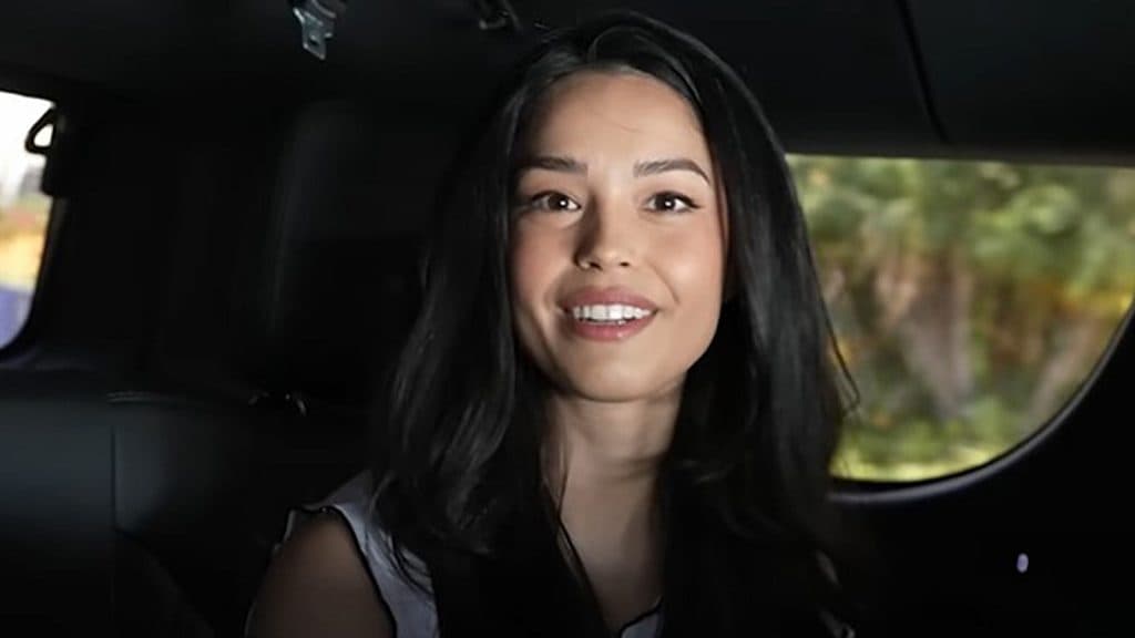 Valkyrae offers to pay for fans therapy amid continued harassment